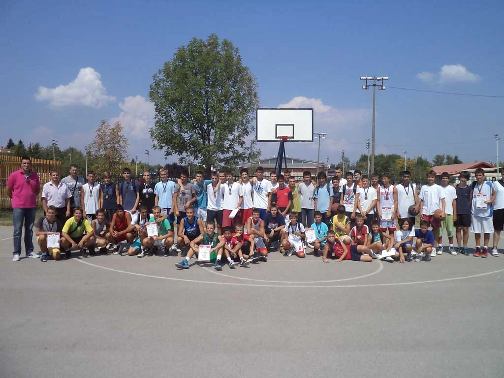 U okviru akcije "Sportsko leto" Sportskog saveza grada Kruševca realizovani Turniri u Strit basketu 23.08.2013 i Odbojci na pesku 25.08.2013