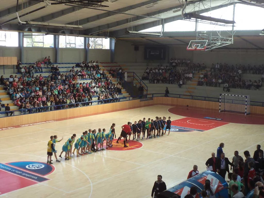 14.10.2013 godine svečano otvoreni renovirana "Hala sportova" i sala "Soko"