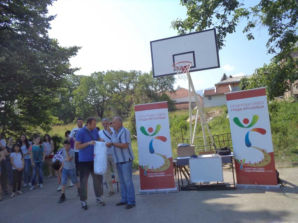 10.06.2014 u OŠ "Strahinja Popović " u Dvoranu Sportski savez grada Kruševca održao akciju "Sportski čas za sve Vas"