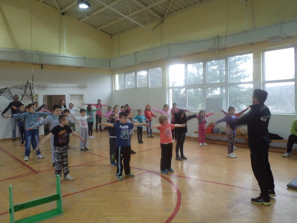 01.04.2015 u OŠ "Strahinja Popović " u Dvoranu održana Akcija Sportskog saveza grada Kruševca "Sportski poligoni"