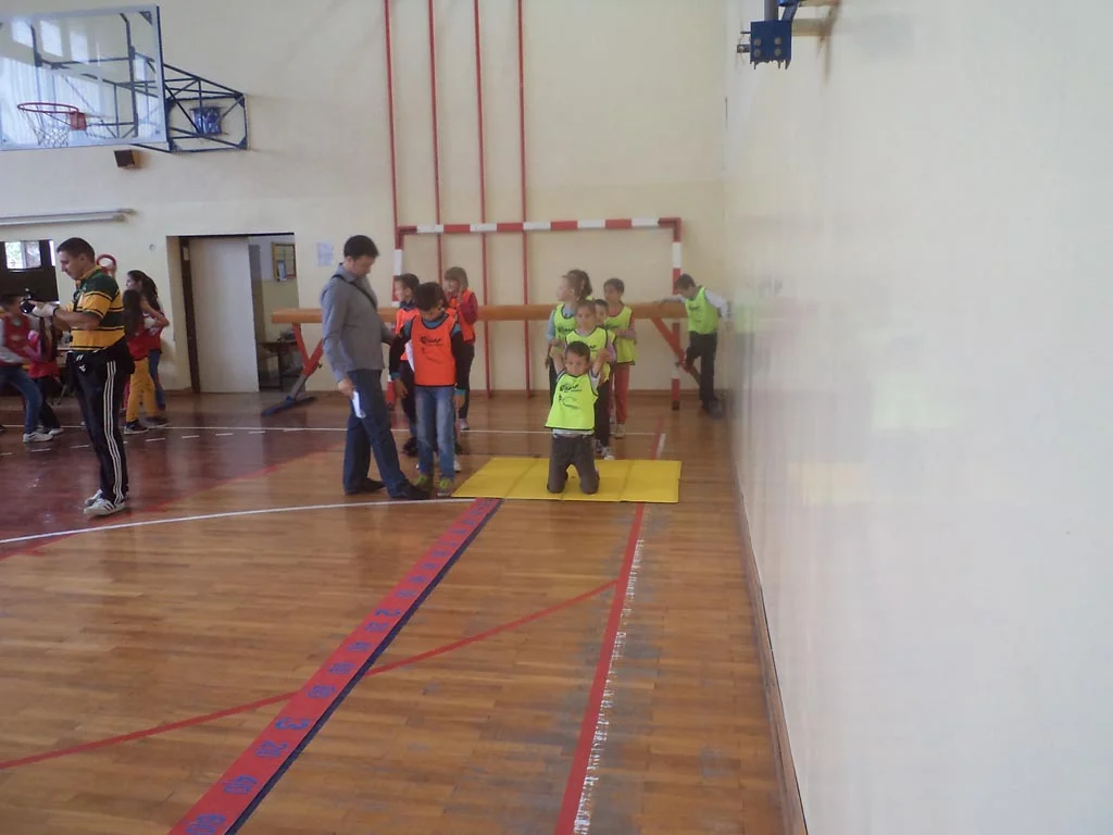 27.05.2015 u OŠ "Stanislav Binički" u Jasici Sportski savez grada Kruševca realizovao akciju "Sportski poligoni"