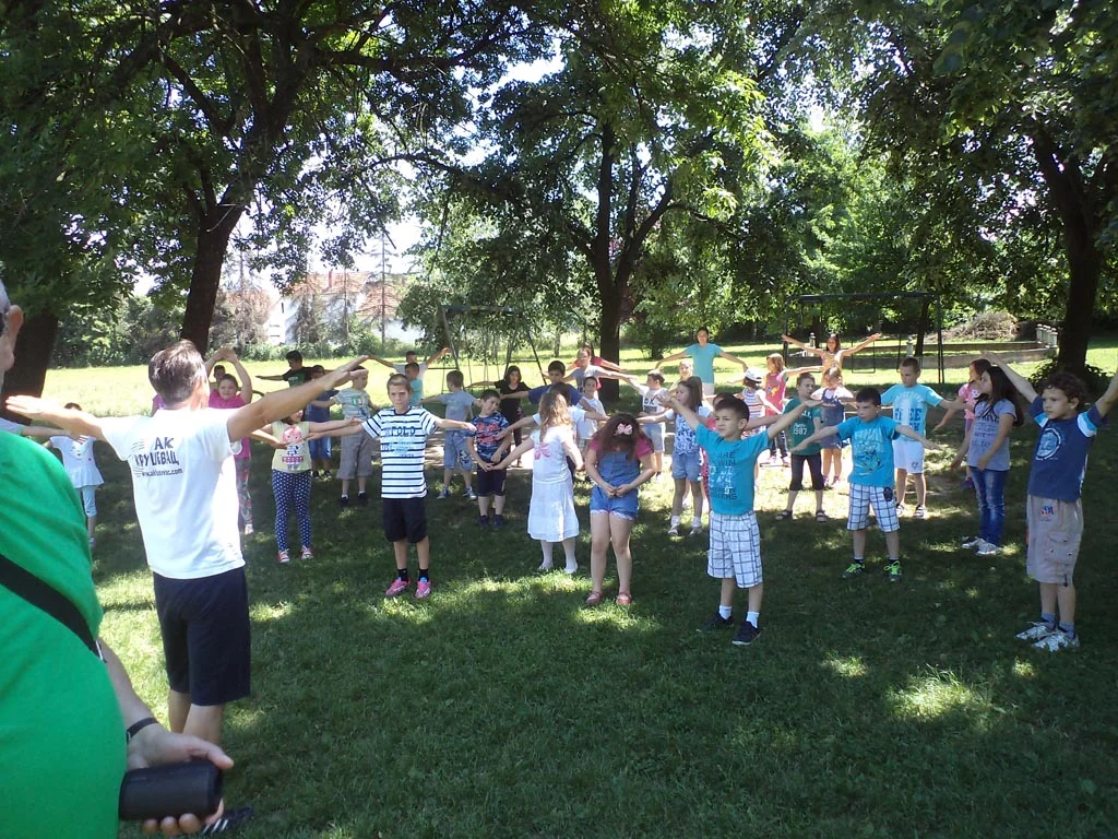 03.06.2015 Sportski savez grada Kruševca u OŠ "Branko Radičević" realizovao akciju "Sportski poligoni"