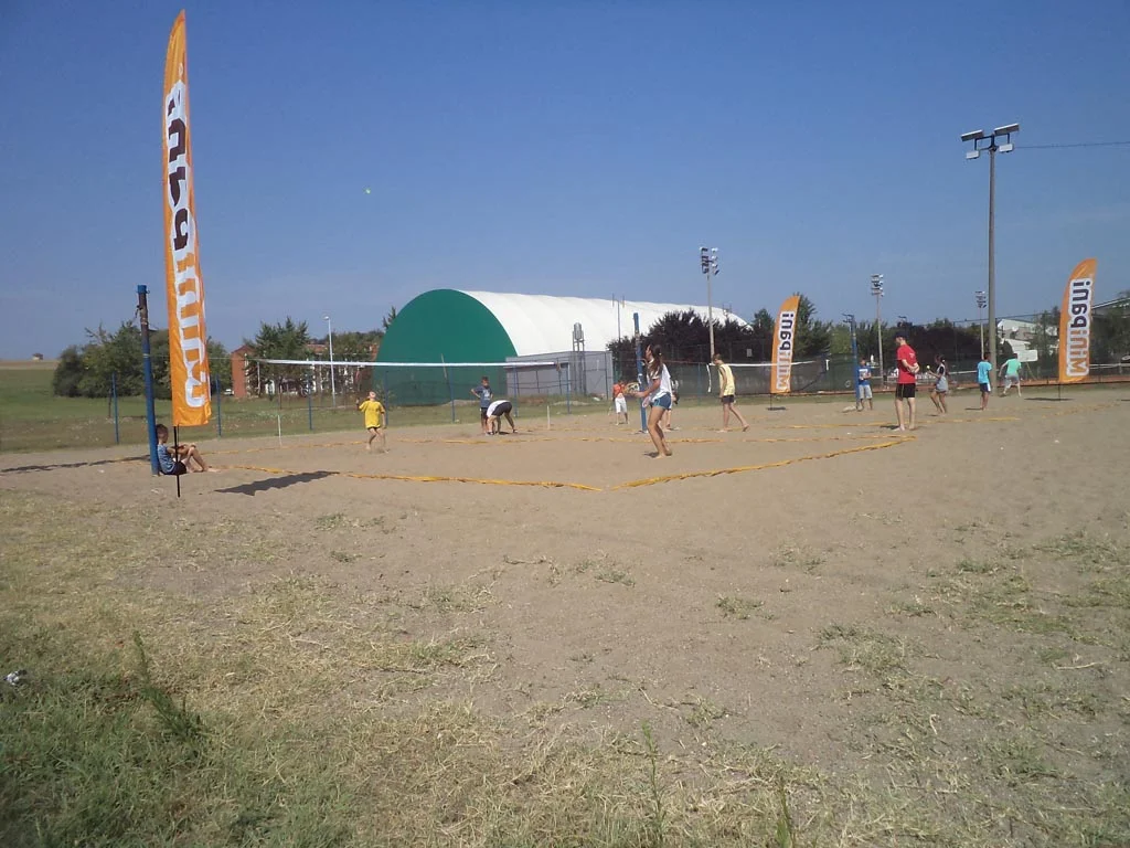05.08.2015.u okviru manifestacije "Sportsko leto" Sportskog saveza grada Kruševca održan turnir "Badminton na pesku"