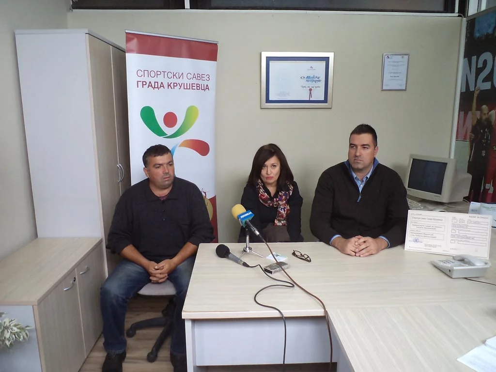 30.09.2015 u Sportskom savezu grada Kruševca održana konferencija za novinare povodom predaje sakupljenog iznosa humanitarne pomoći porodici Milenković