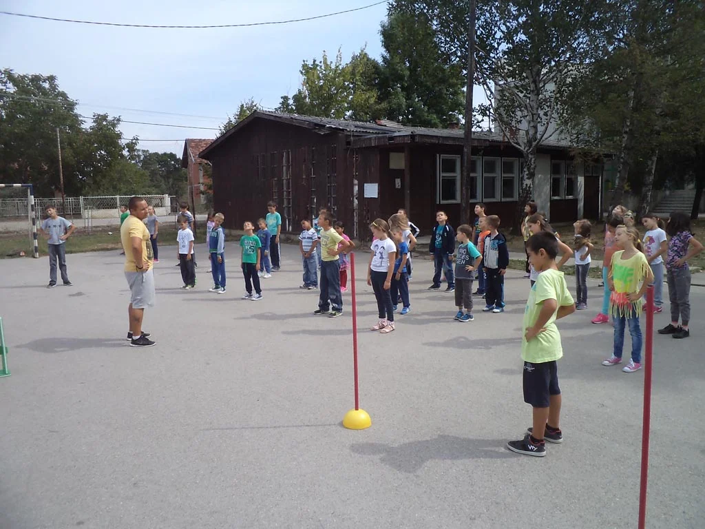 09.09.2015 U OŠ"ŽABARE" SPORTSKI SAVEZ GRADA KRUŠEVCA ODRŽAO AKCIJU "SPORTSKI POLIGONI"