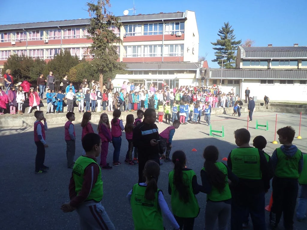 19.11.2015 u OŠ"Vuk Karadžić" održana akcija Sportskog saveza grada Kruševca "Sportski poligoni"