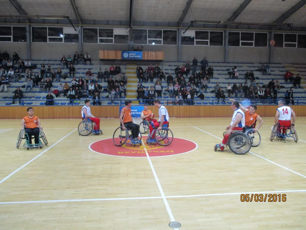 U KRUŠEVCU 5.03.2016 GODINE U ORGANIZACIJI SPORTSKOG SAVEZA OSOBA SA INVALIDITETOM KRUŠEVAC ODRŽANA PROMOCIJA PARAOLIMPIJSKOG SPORTA KOŠARKE U KOLICIMA