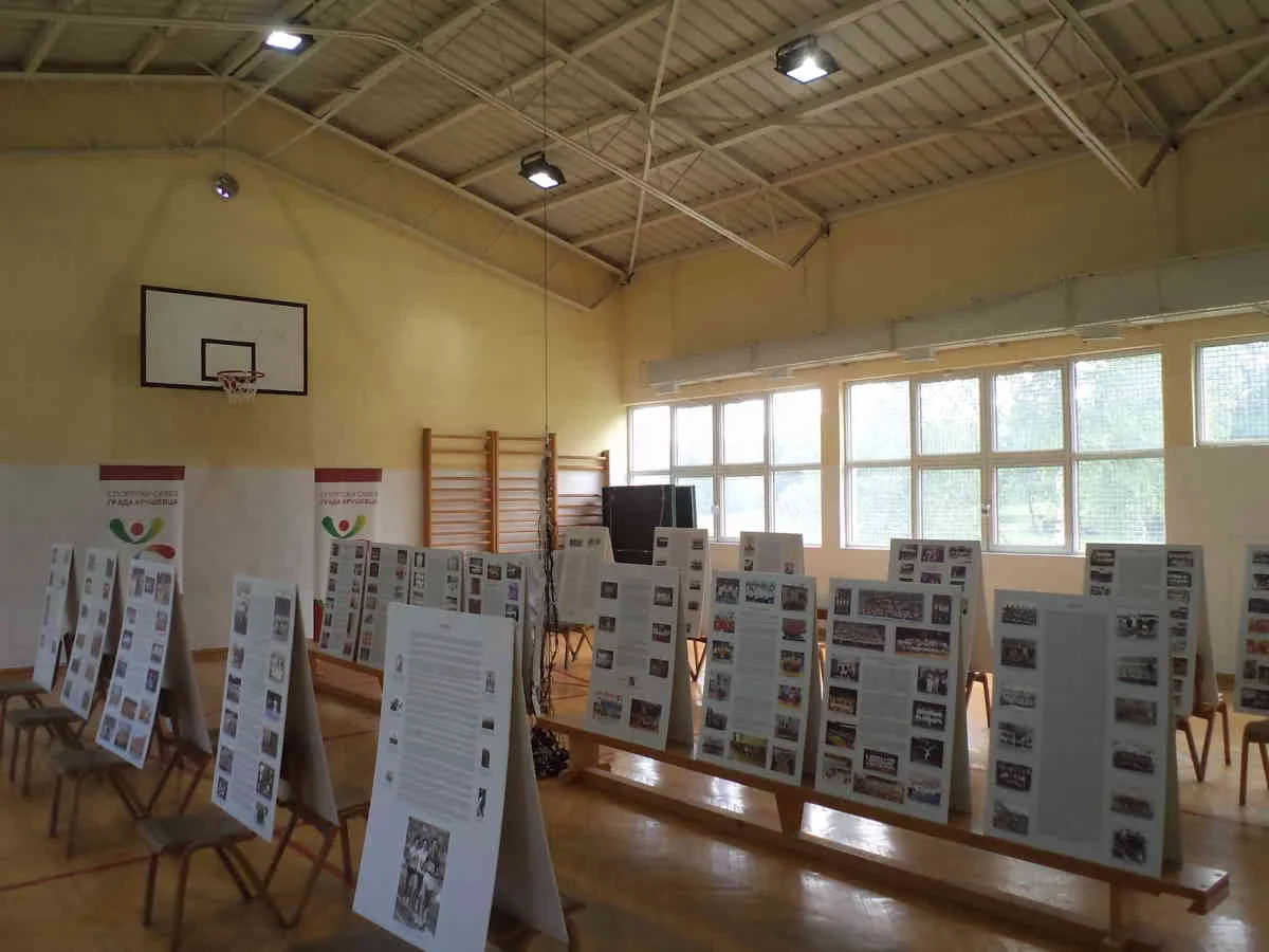 05.05.2017 izložba "Istorija kruševačkog sporta" gostovala u OŠ"Strahinja Popović u Dvoranu