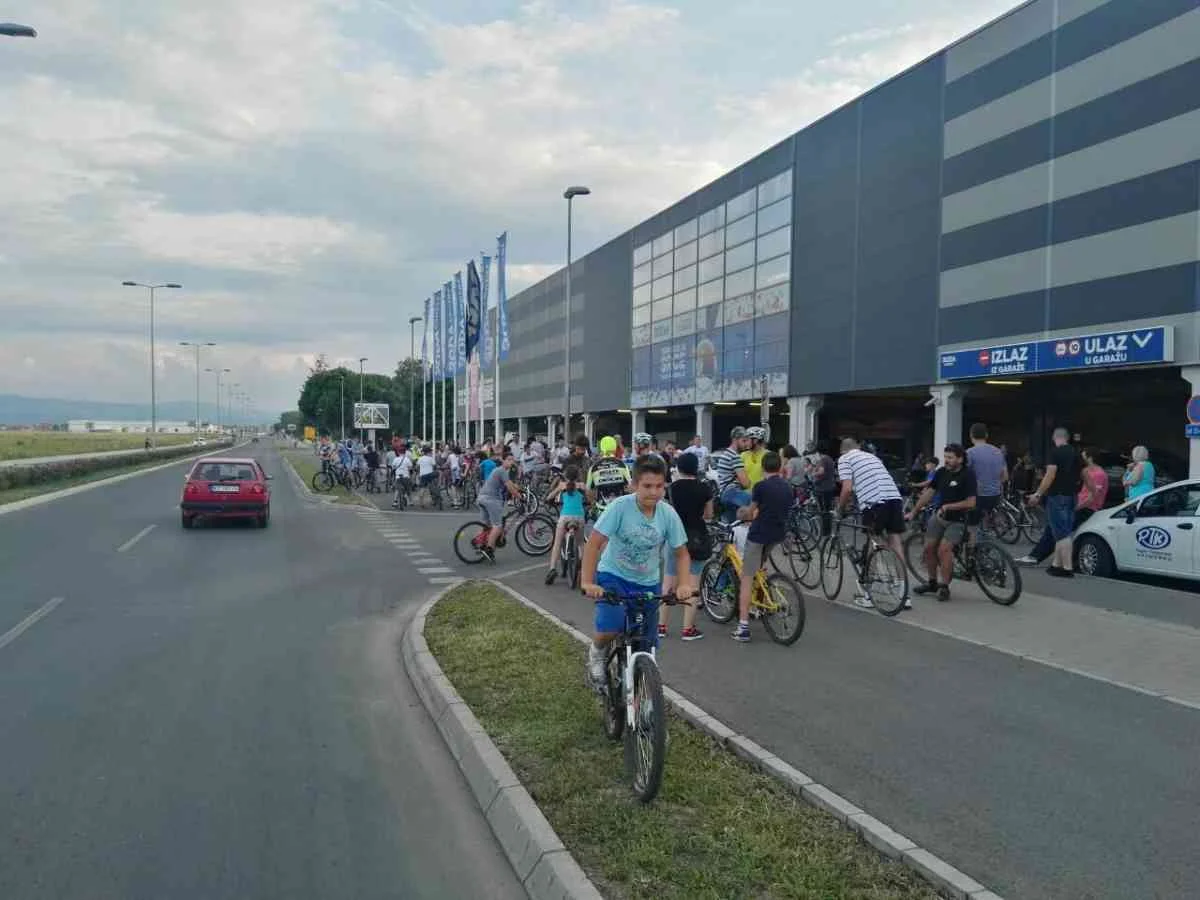 03.06.2018 obeležen svetski dan bicikla promotivnom vožnjom