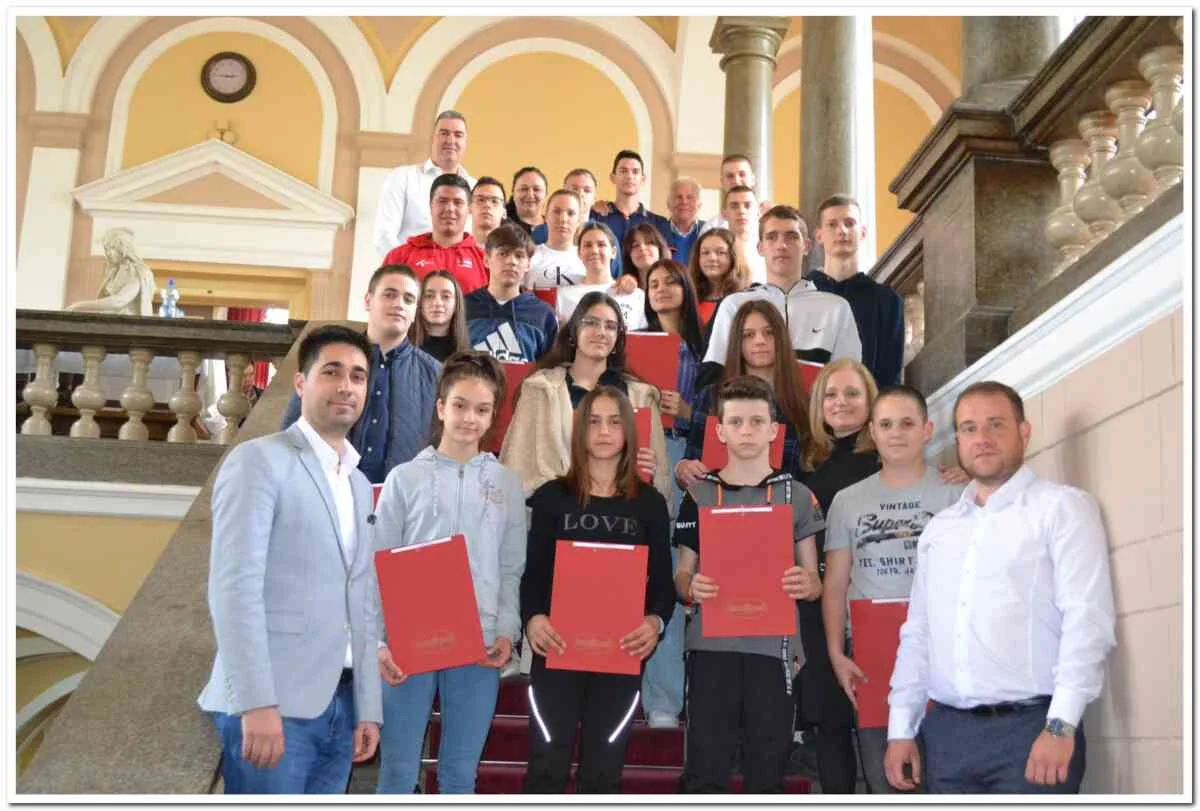potpisani ugovori o stipendiranju talentovanih i perspektivnih sportista grada Kruševca
