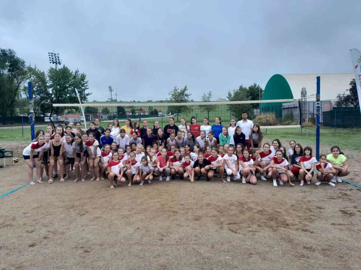 U okviru "sportskog leta" održan turnir u odbojci na pesku