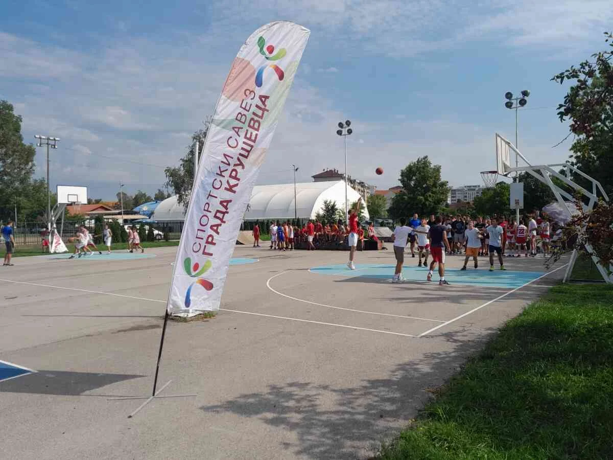 u okviru "sportskog leta" održan turnir u uličnom basketu 3 na 3"