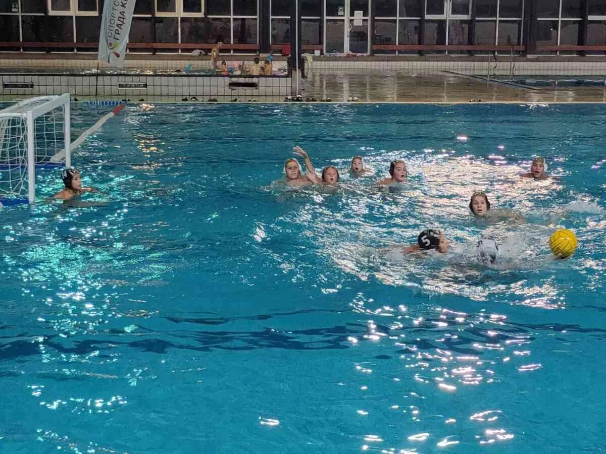 u okviru "sportskog leta" održan turnir Beach waterpolo 3+1