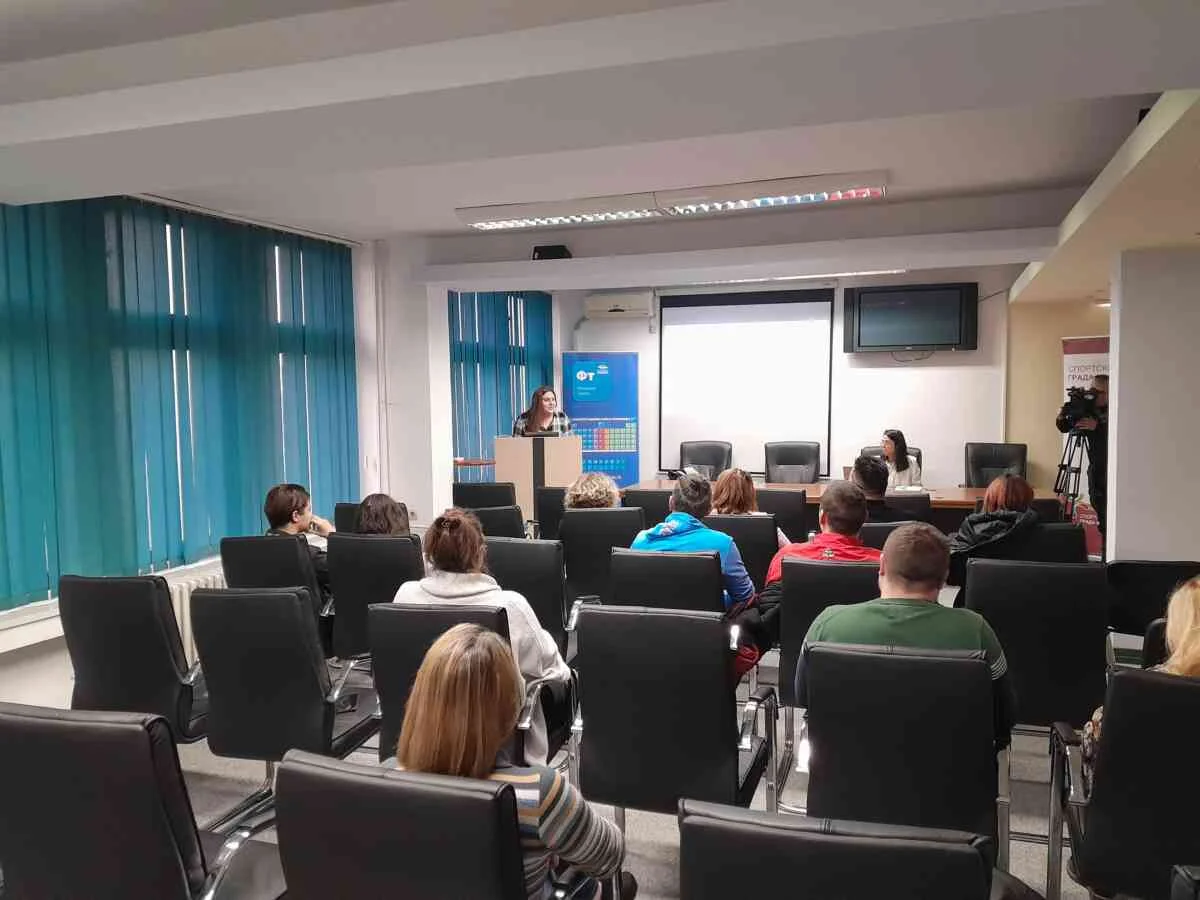 održan edukativno informativni skup na temu "Erazmus +projekti u oblastima mladih i sporta, informišite se o dostupnim mogućnostima"