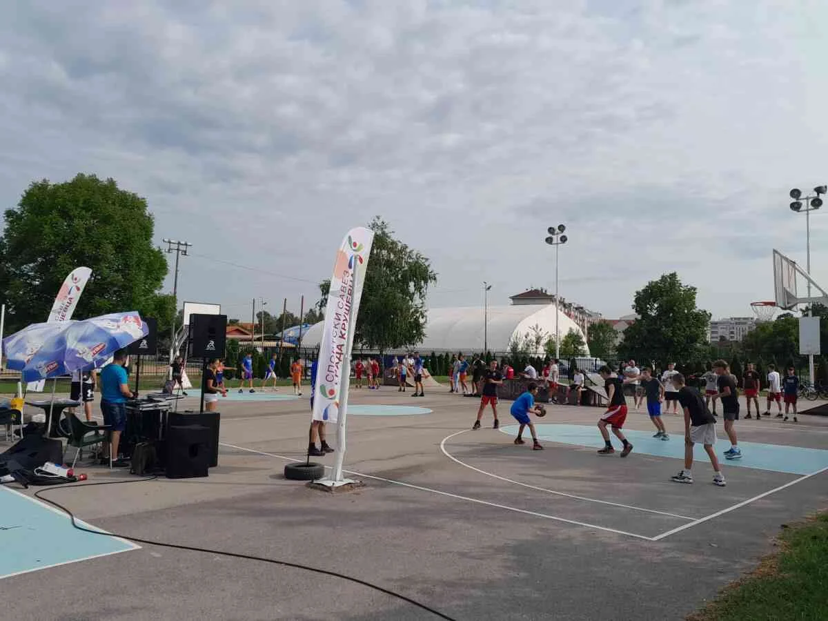 u okviru "sportskog leta " održan turnir u uličnom basketu 3 na 3