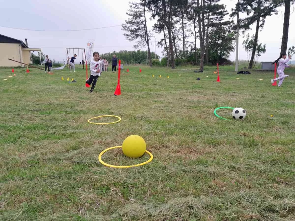 U područnom odeljenju OŠ"Vuk Karadžić" u Cerovi održana akcija "Vežbajmo zajedno"
