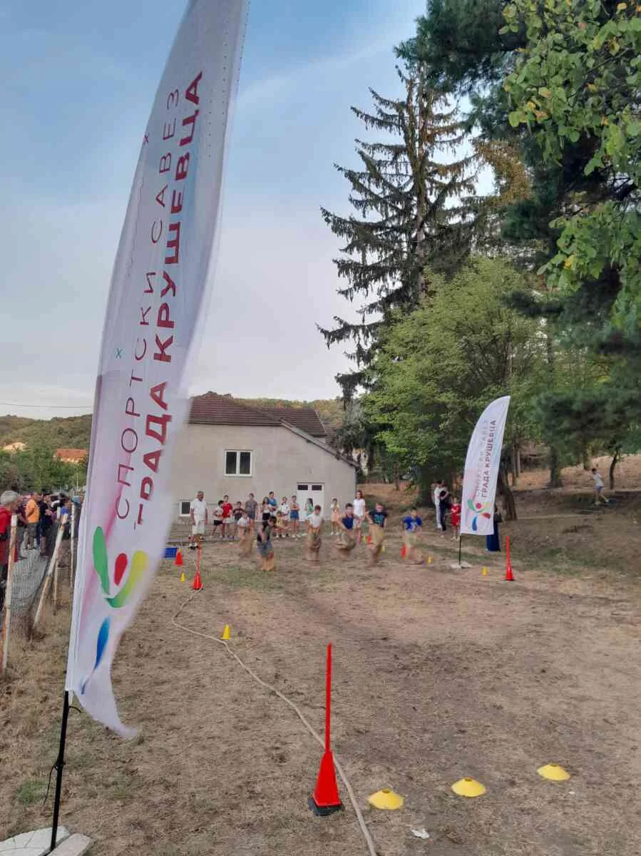 U selu zdravinje u okviru "sportskog leta" održano "čarapansko nadmetanje"