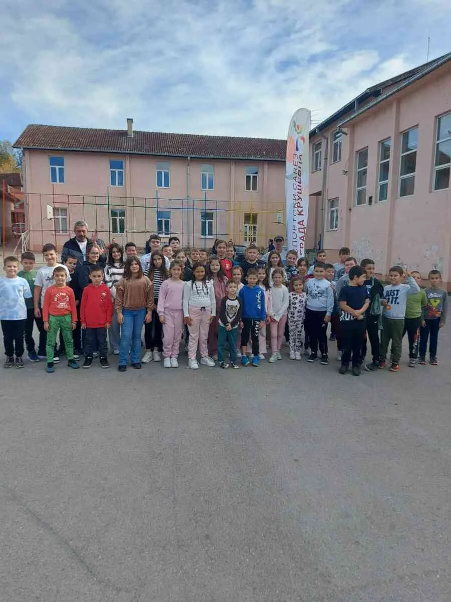 u OŠ "Brana pavlović" u Konjuhu realizovana akcija "Vežbajmo zajedno"
