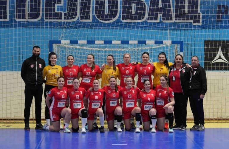 Gradski ženski rukometni klub „Napredak 12“ Kruševac — fotografija