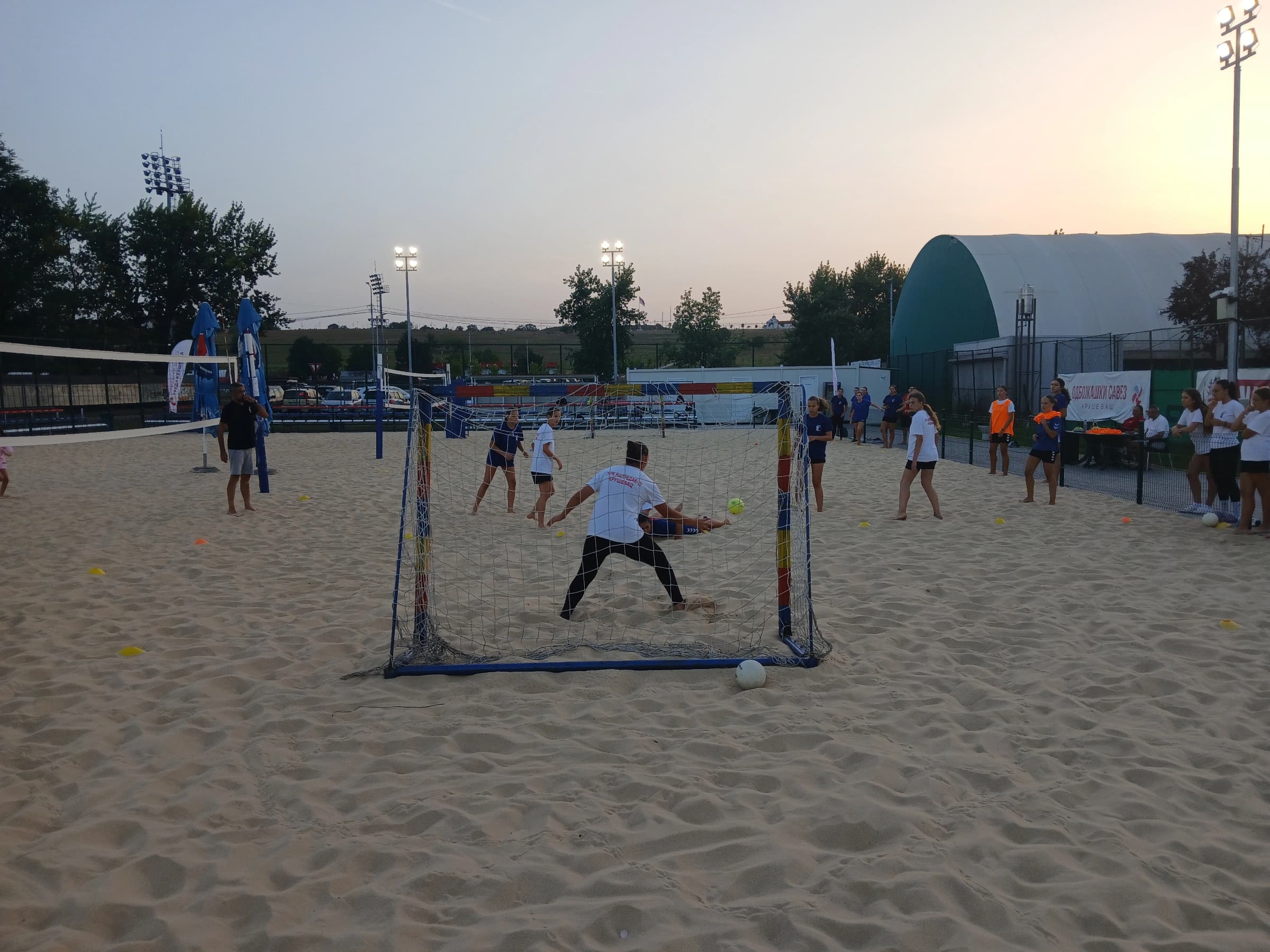 U okviru "Sportskog leta" održan turnir u rukometu na pesku